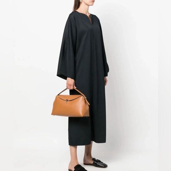 TOTEME T-Lock Top Handle Bag in Pebble Grain Leather - Picture 4 of 14